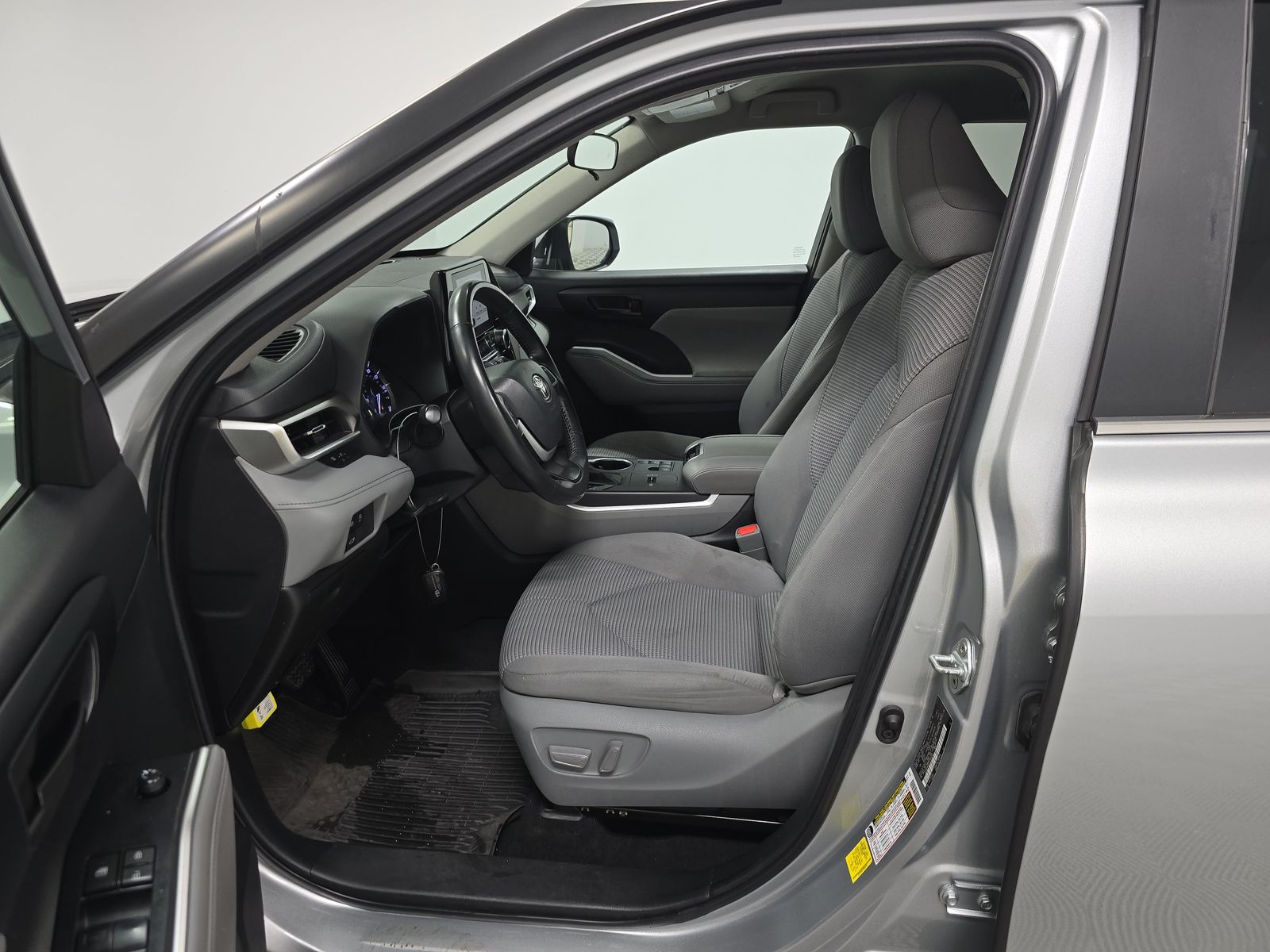 2023 Toyota Highlander LE FWD