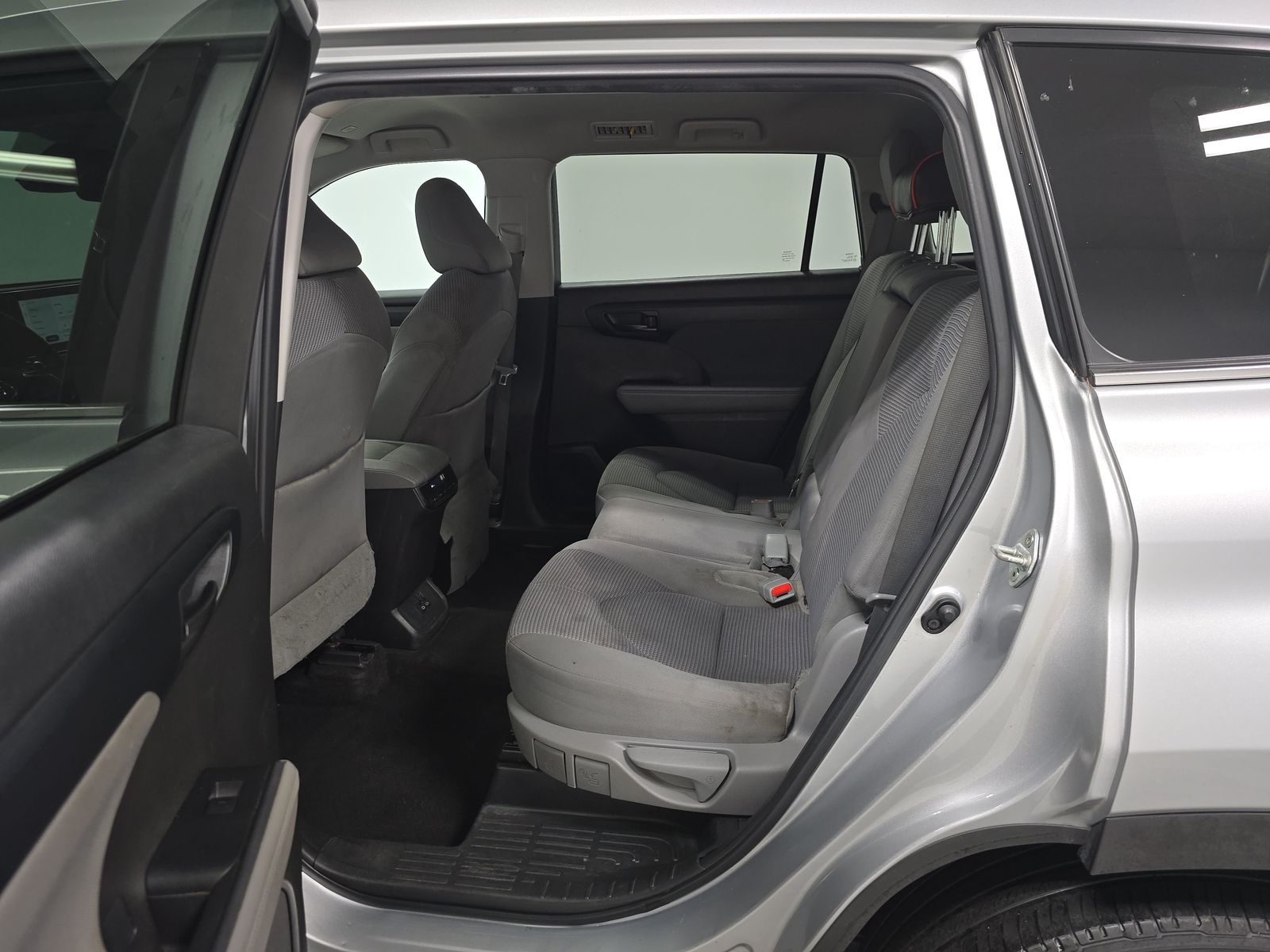 2023 Toyota Highlander LE FWD