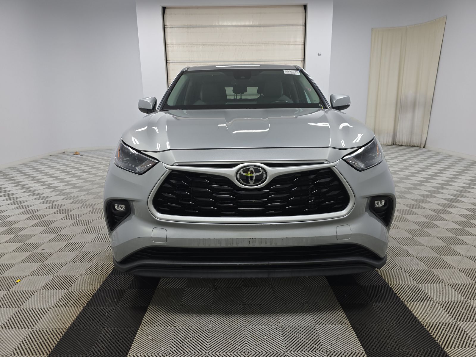 2023 Toyota Highlander LE FWD