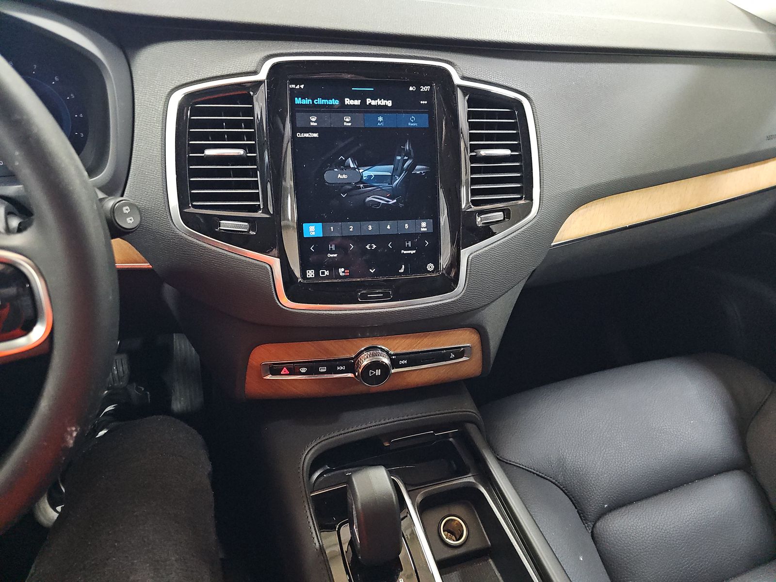 2024 Volvo XC90 B5 Plus AWD