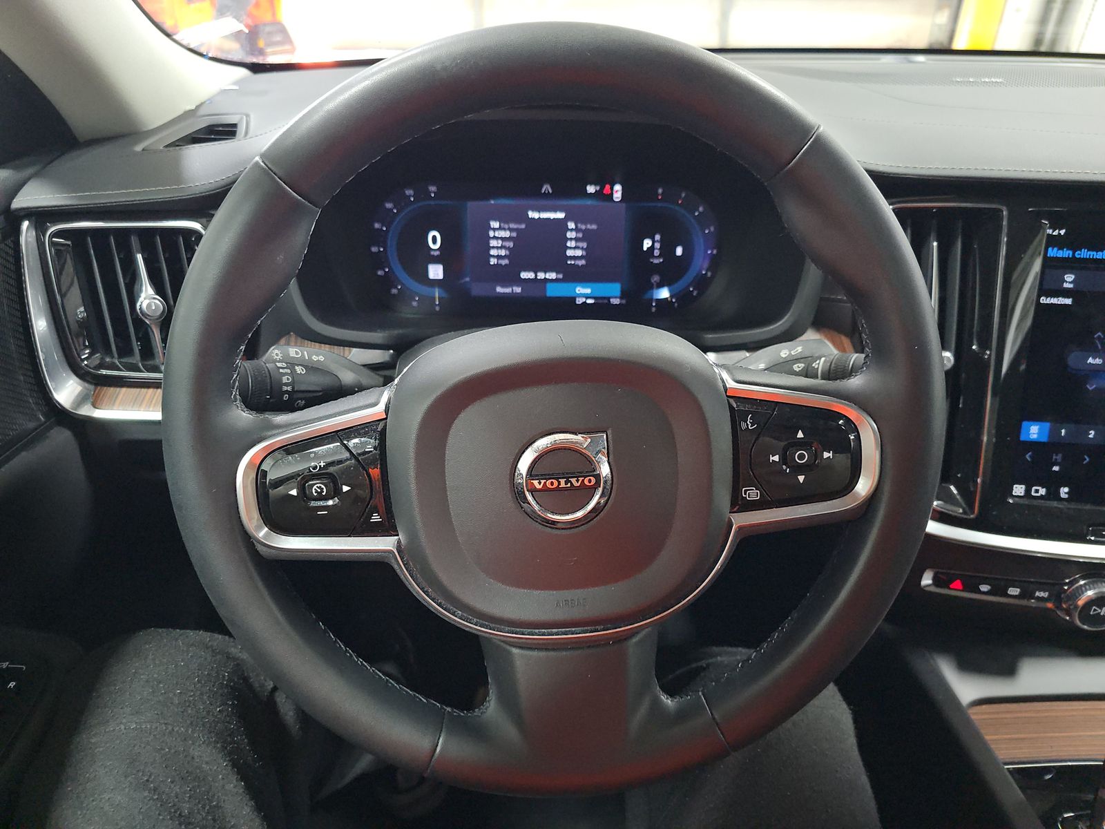 2023 Volvo S60 B5 Ultimate AWD