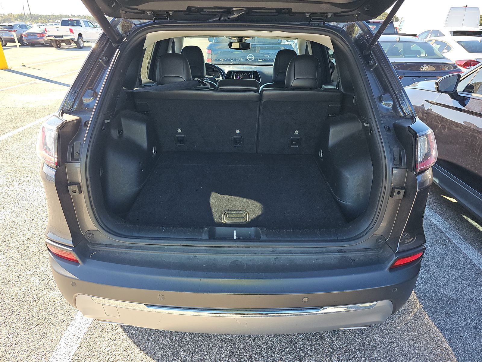 2019 Jeep Cherokee Limited FWD