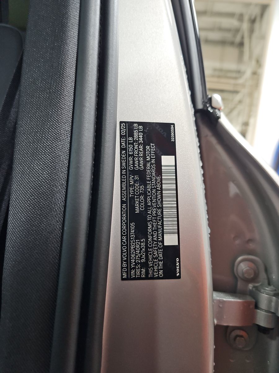 2025 Volvo XC90 B6 Plus AWD