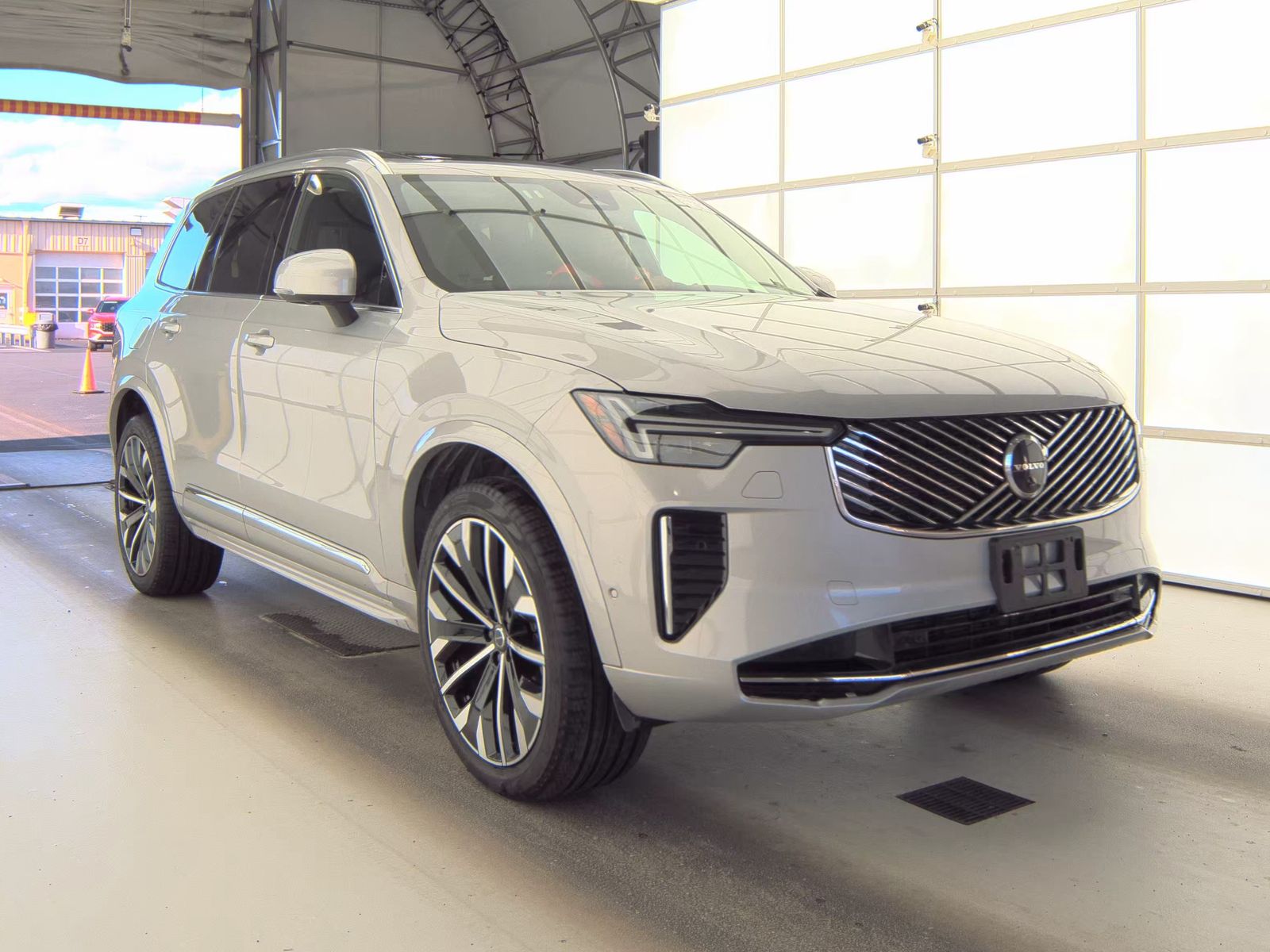 2025 Volvo XC90 B6 Plus AWD