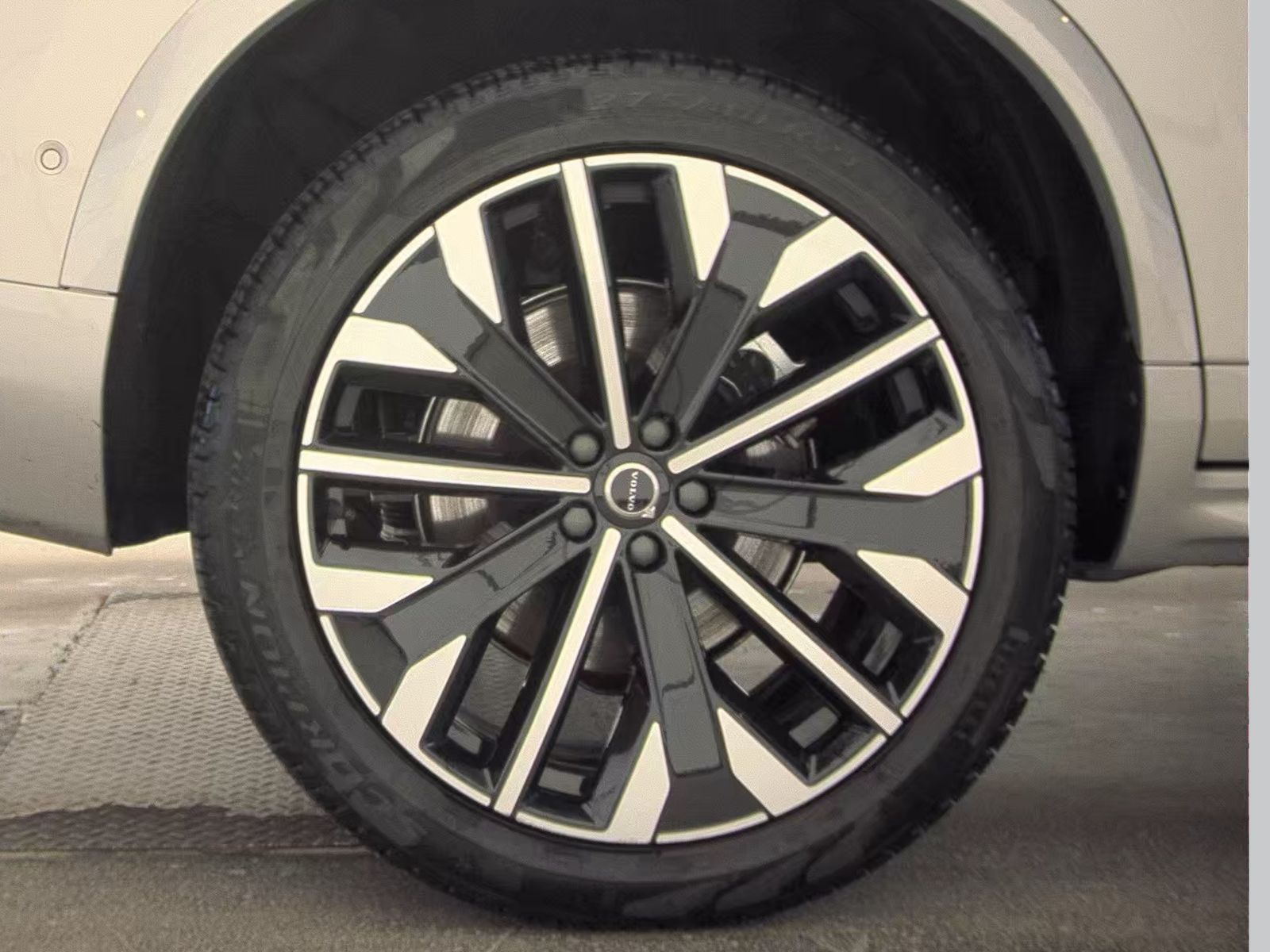 2025 Volvo XC90 B6 Plus AWD