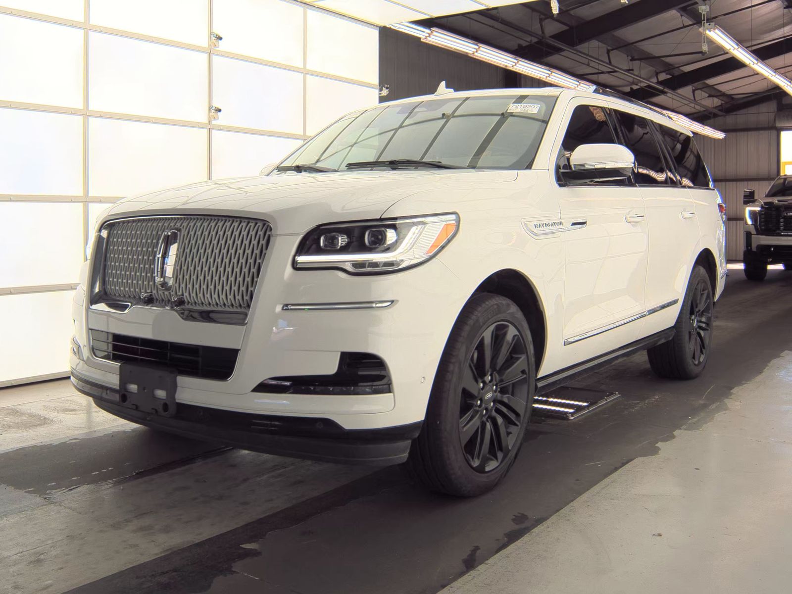 2023 Lincoln Navigator Reserve AWD