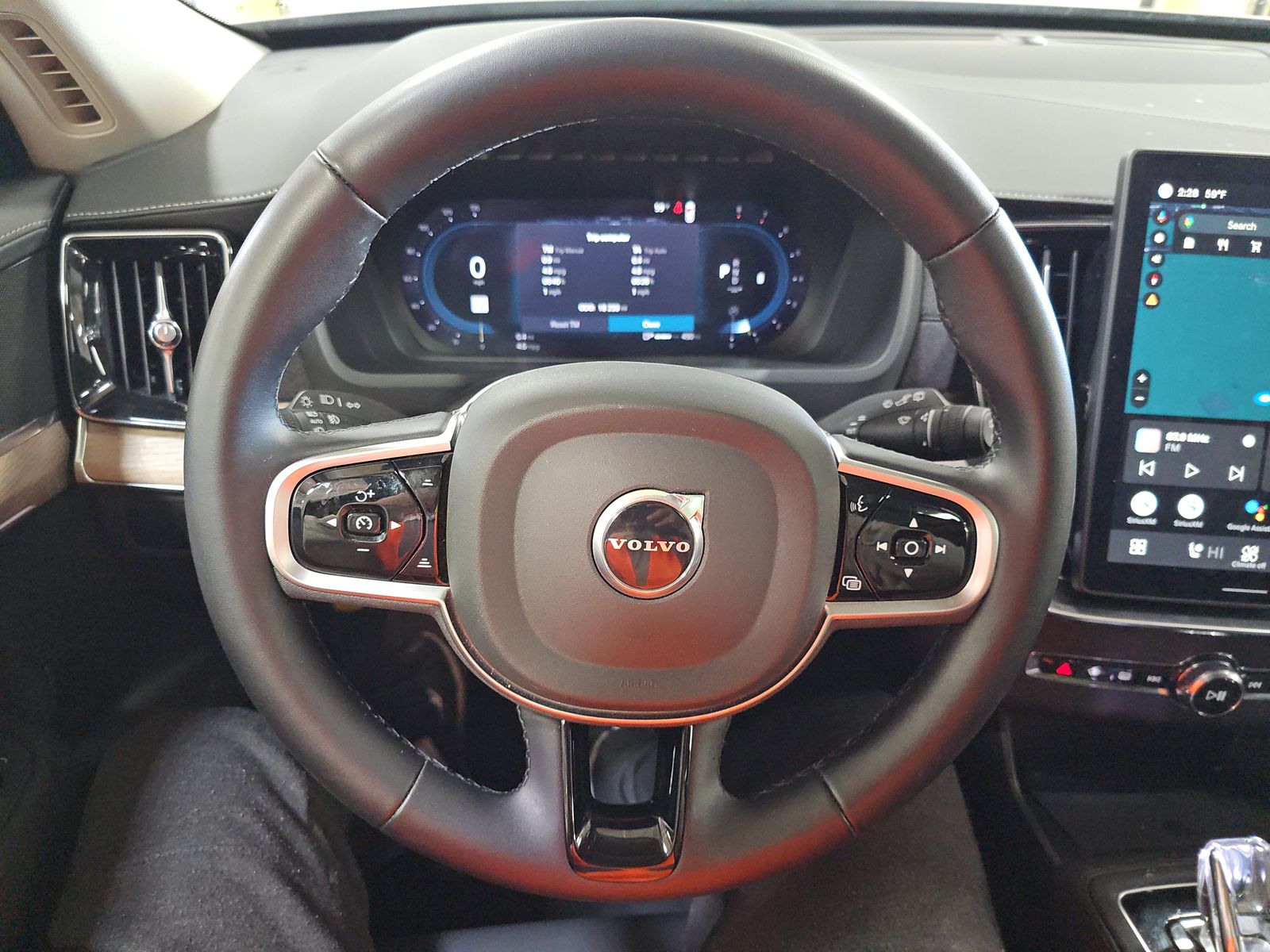 2025 Volvo XC90 B6 Plus AWD