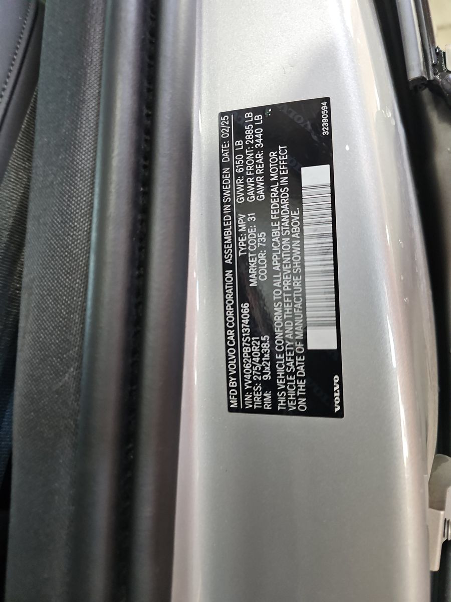 2025 Volvo XC90 B6 Plus AWD