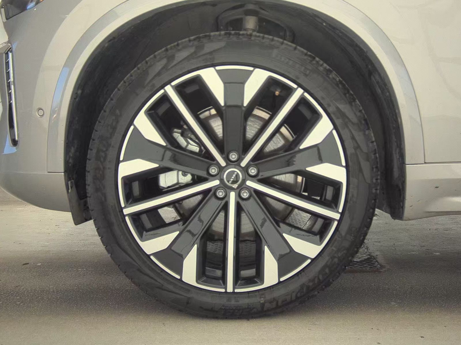 2025 Volvo XC90 B6 Plus AWD