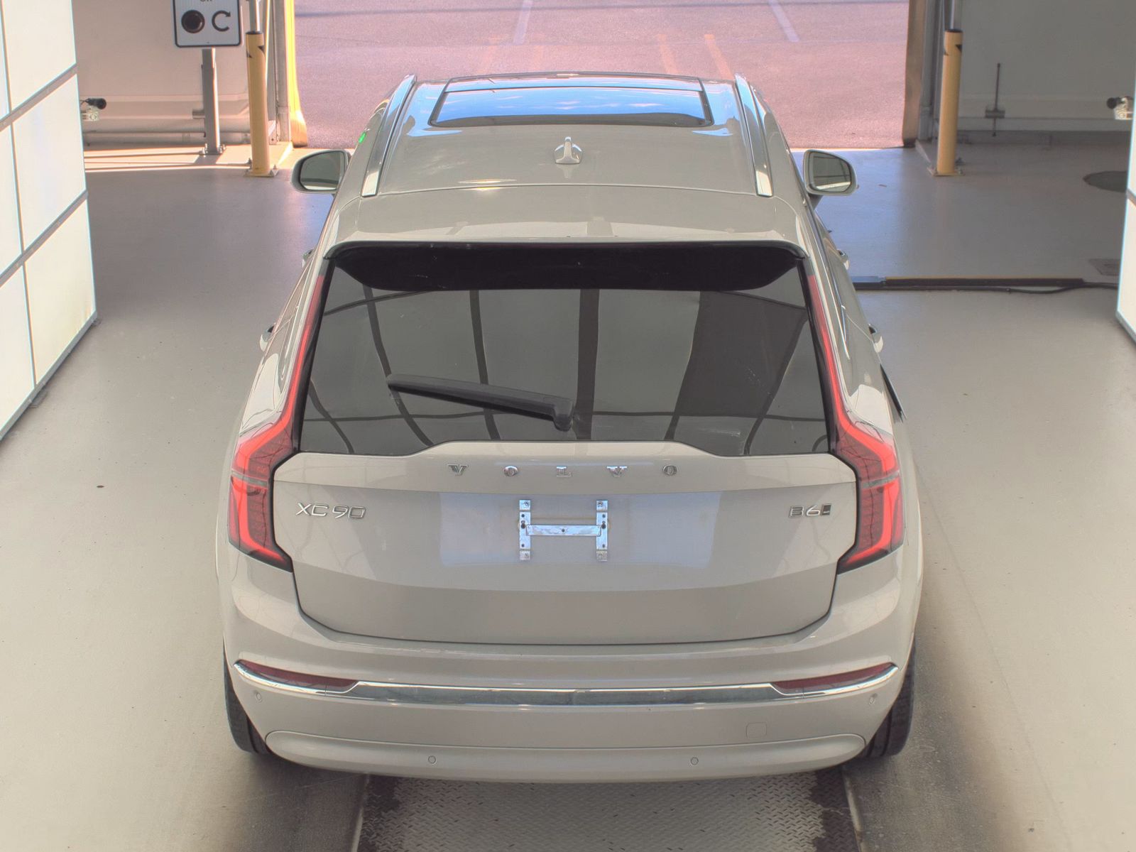 2025 Volvo XC90 B6 Plus AWD