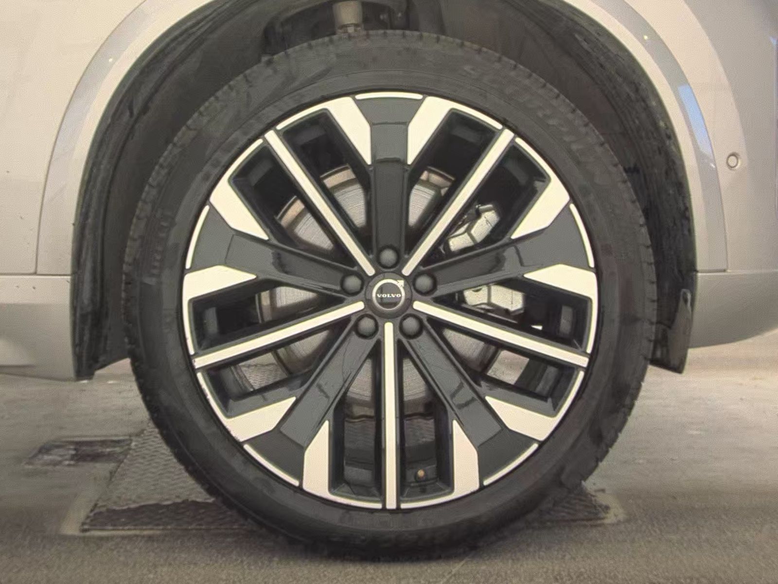 2025 Volvo XC90 B6 Plus AWD