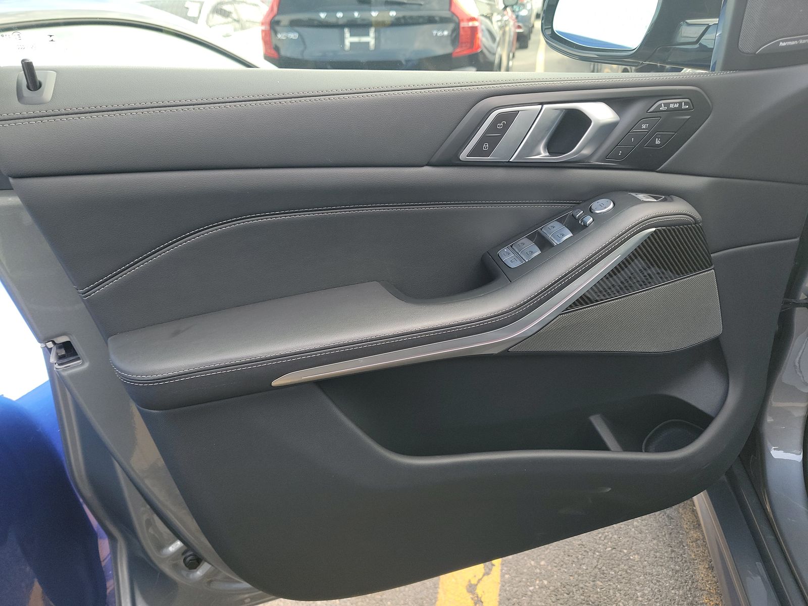 2024 BMW X7 M60i AWD