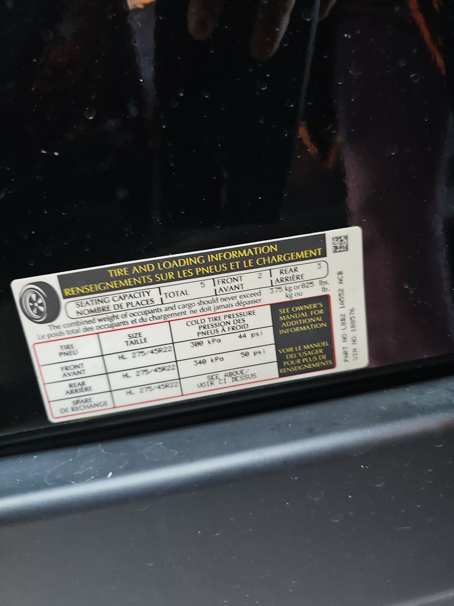 2023 Land Rover Defender 110 V8 AWD