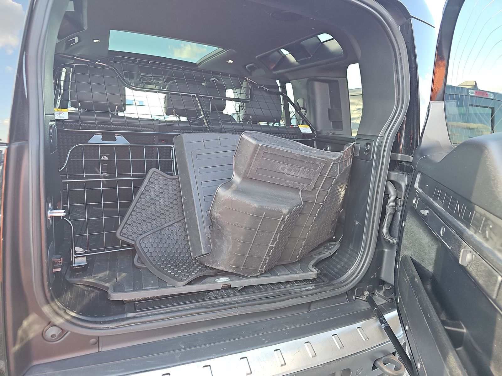 2023 Land Rover Defender 110 V8 AWD