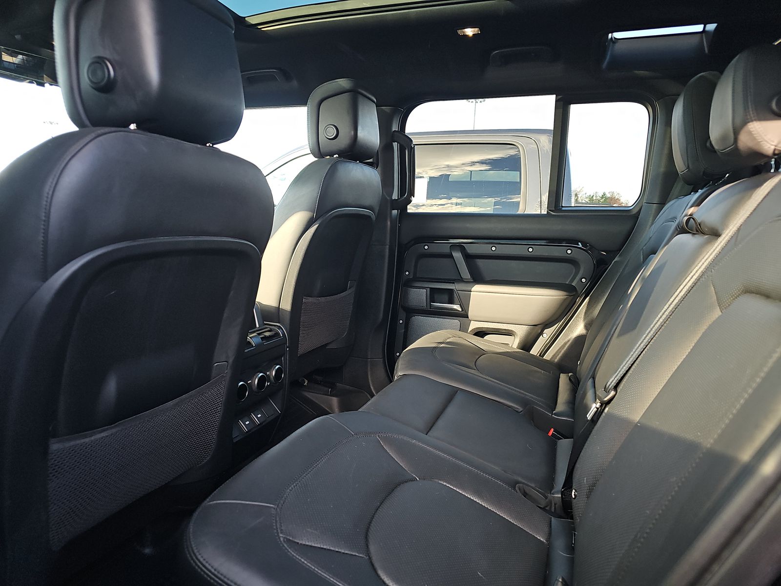 2023 Land Rover Defender 110 V8 AWD