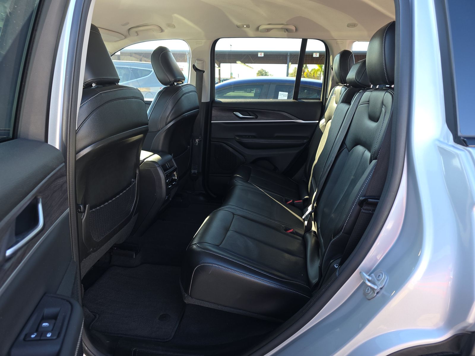 2023 Jeep Grand Cherokee Limited RWD