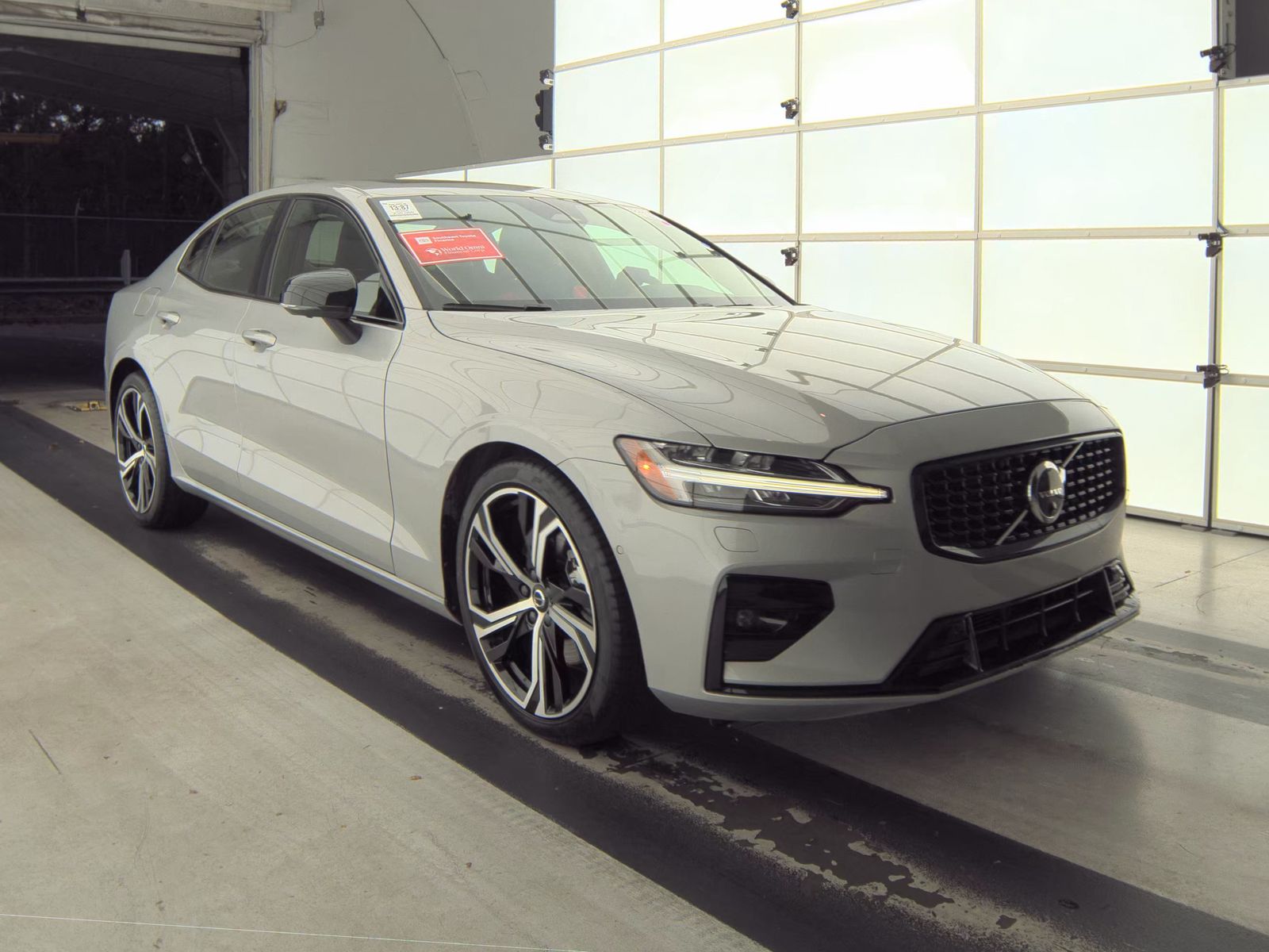 2024 Volvo S60 B5 Plus FWD