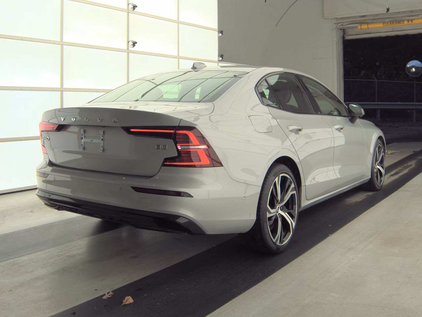 2024 Volvo S60 B5 Plus FWD