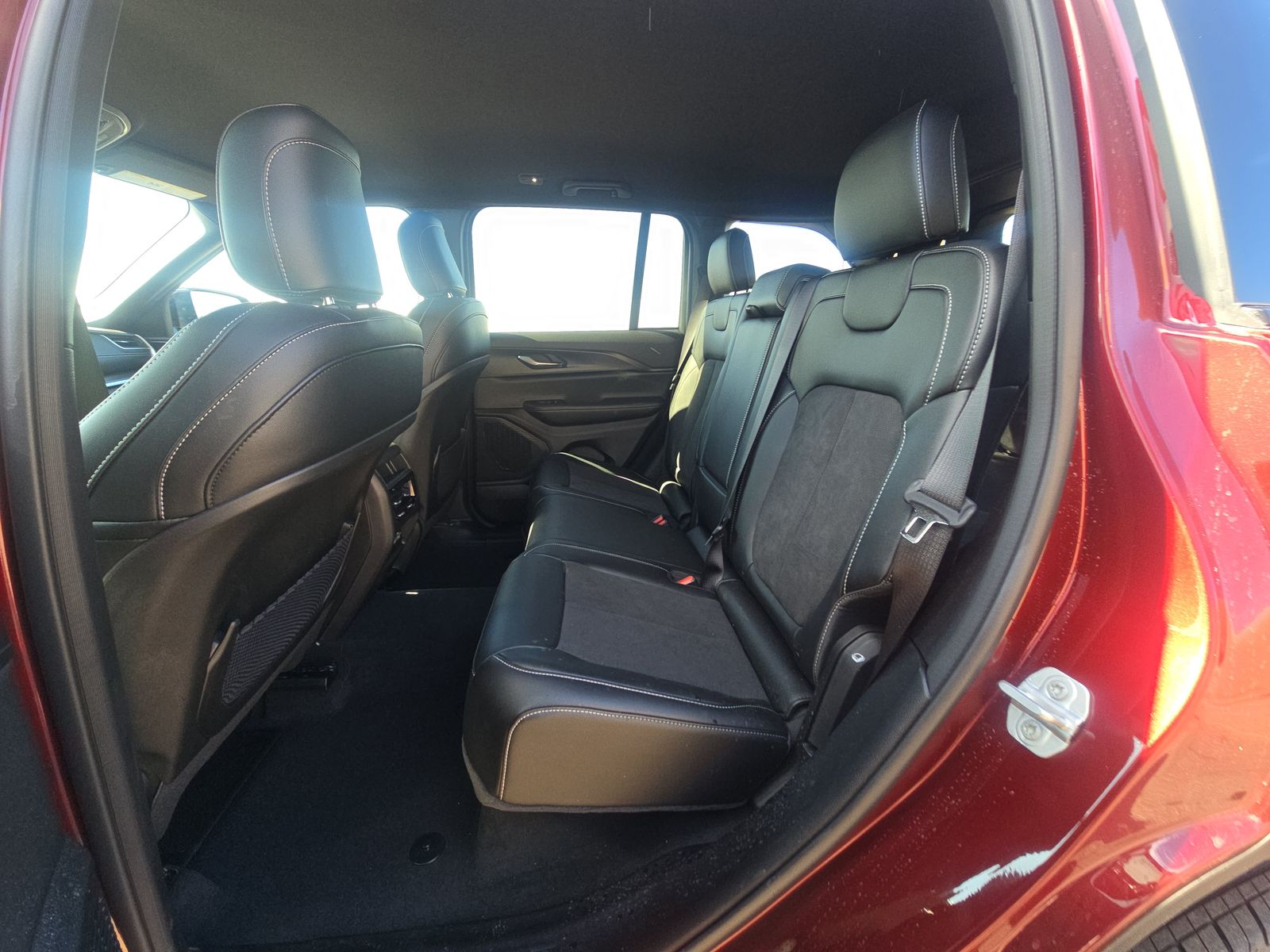 2024 Jeep Grand Cherokee Altitude RWD