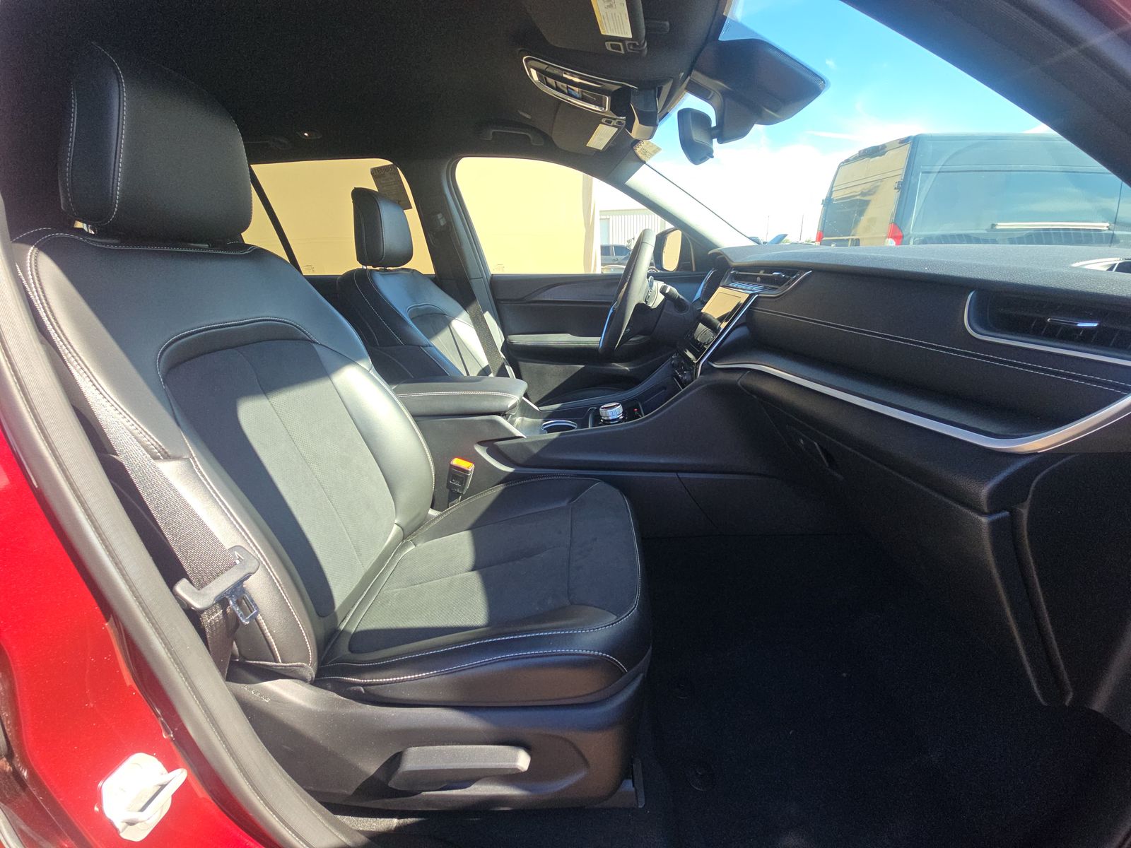 2024 Jeep Grand Cherokee Altitude RWD