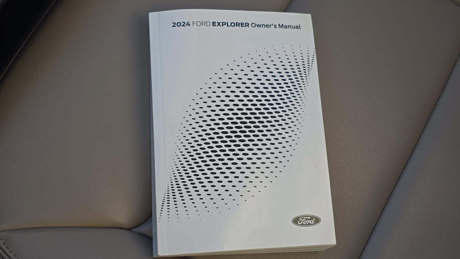 2024 Ford Explorer XLT RWD