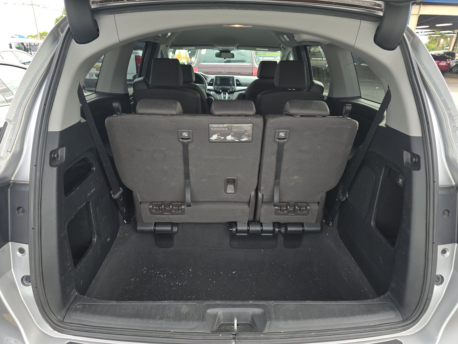 2022 Honda Odyssey LX FWD