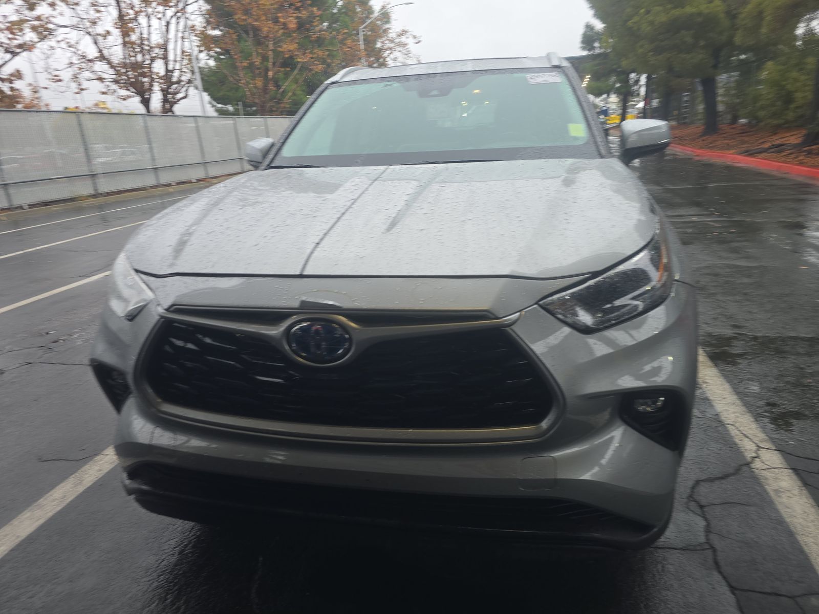 2023 Toyota Highlander Hybrid XLE FWD