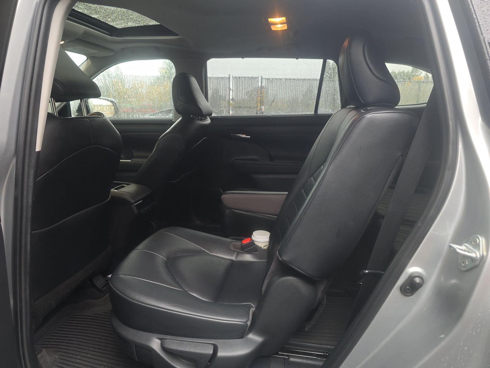 2023 Toyota Highlander Hybrid XLE FWD