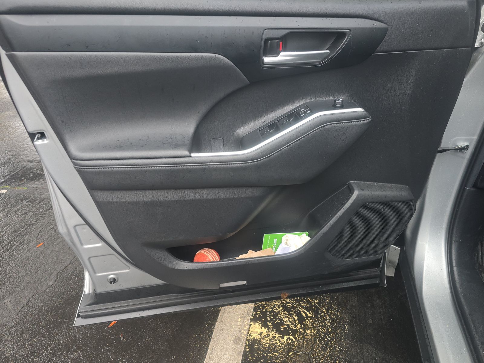 2023 Toyota Highlander Hybrid XLE FWD