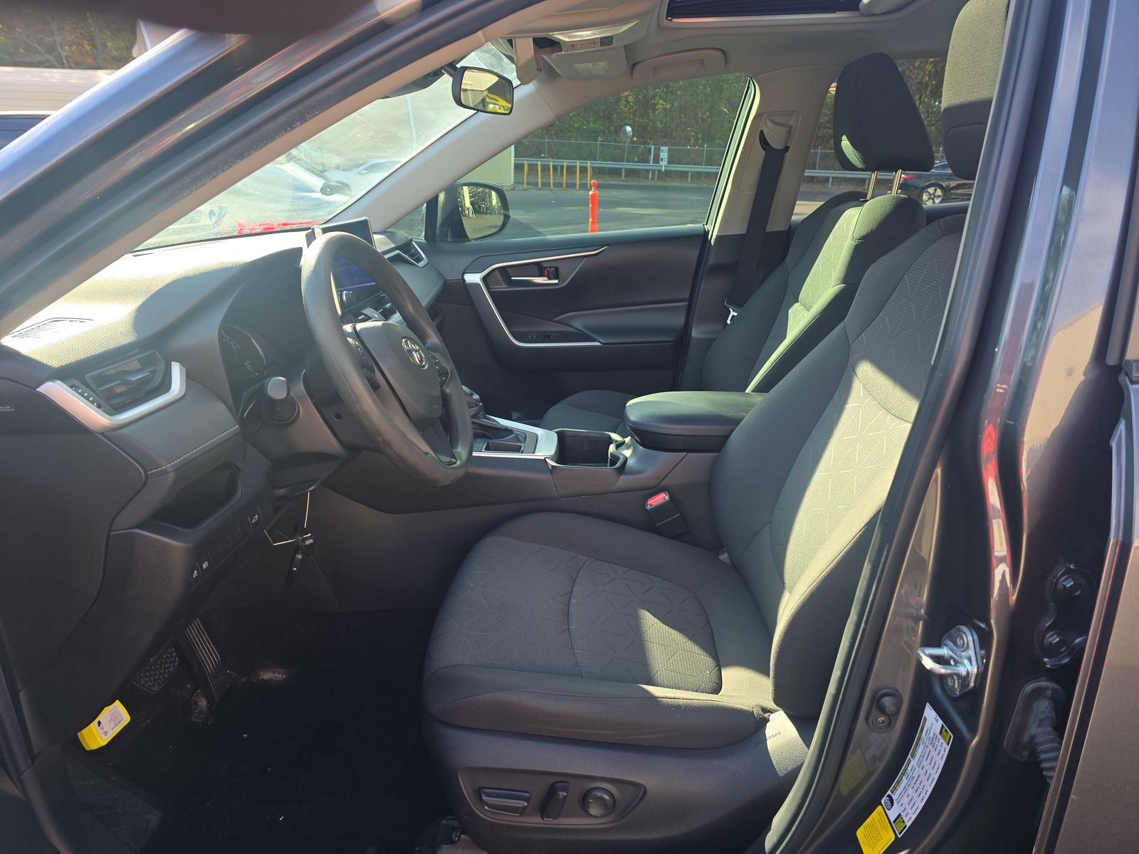 2023 Toyota RAV4 XLE FWD