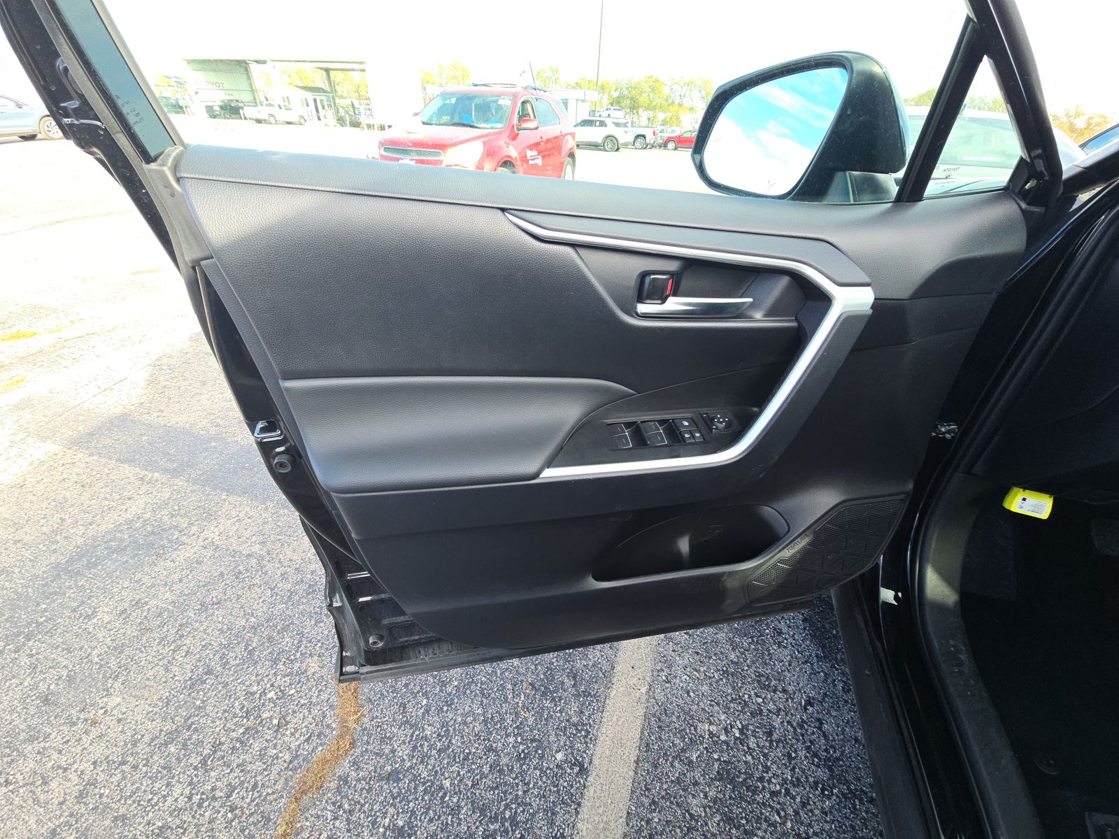 2025 Toyota RAV4 XLE Premium FWD