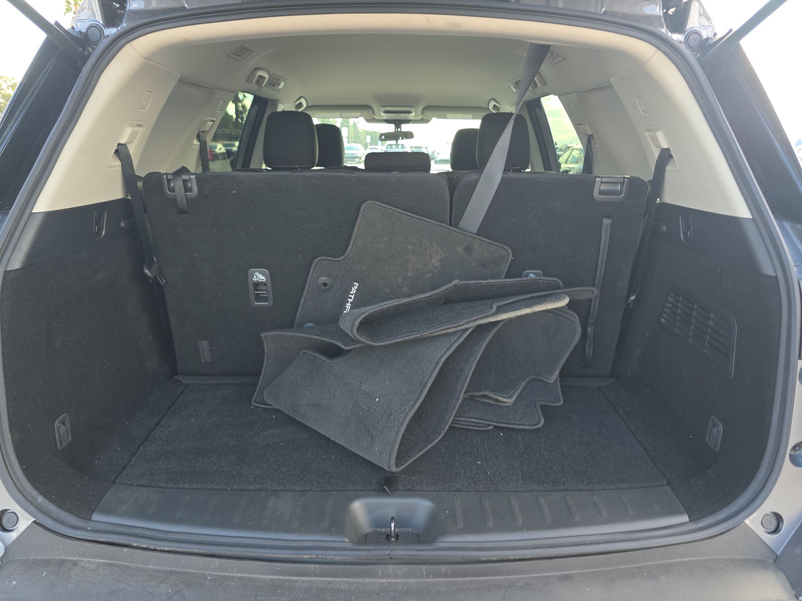 2025 Nissan Pathfinder S FWD