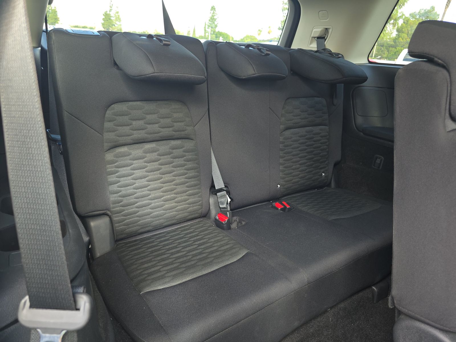 2025 Nissan Pathfinder S FWD