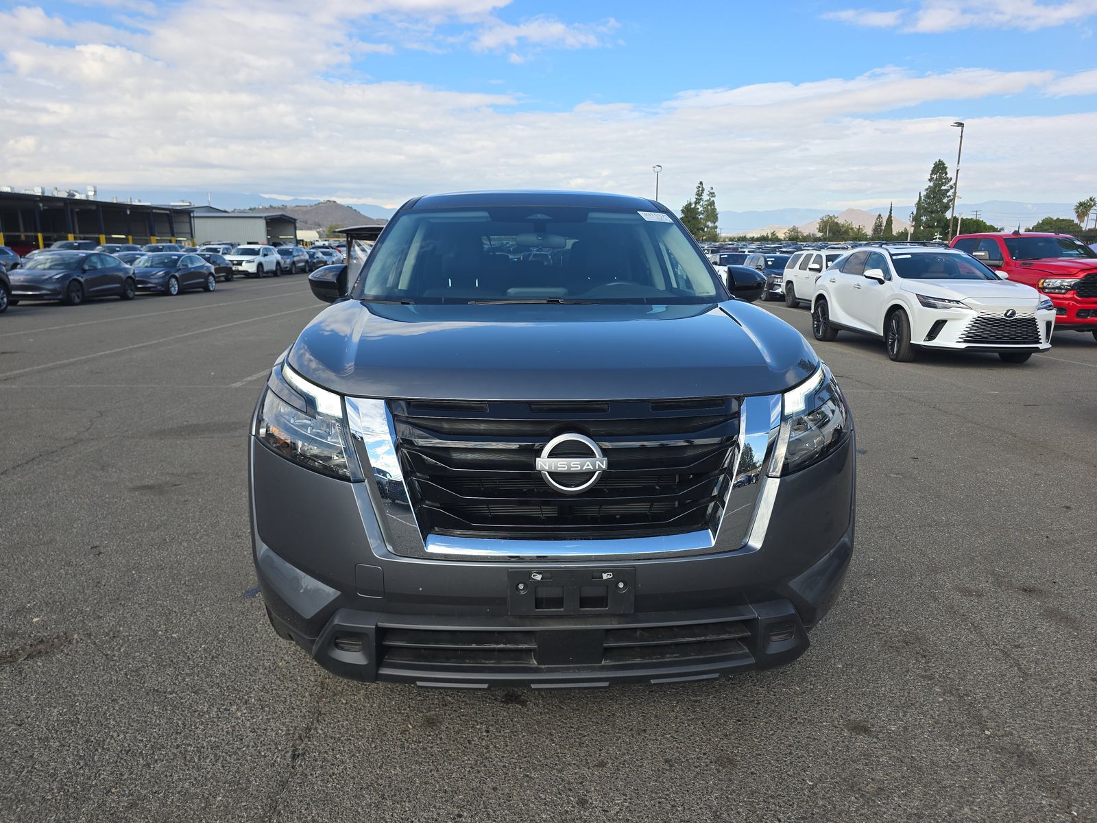 2025 Nissan Pathfinder S FWD