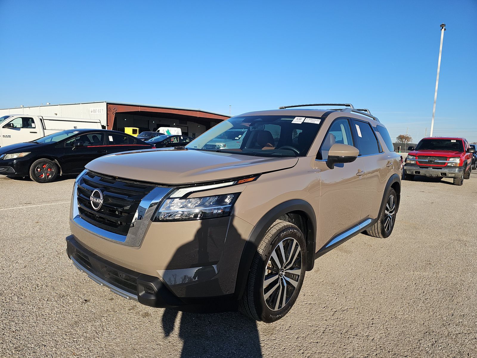 2024 Nissan Pathfinder Platinum FWD