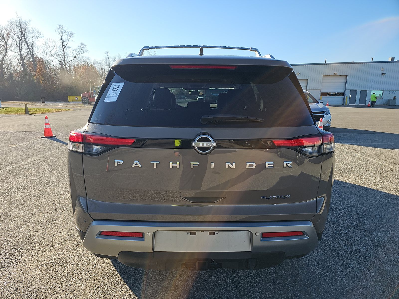 2024 Nissan Pathfinder Platinum FWD