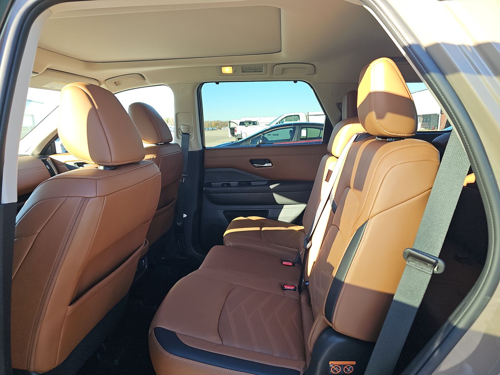 2024 Nissan Pathfinder Platinum FWD