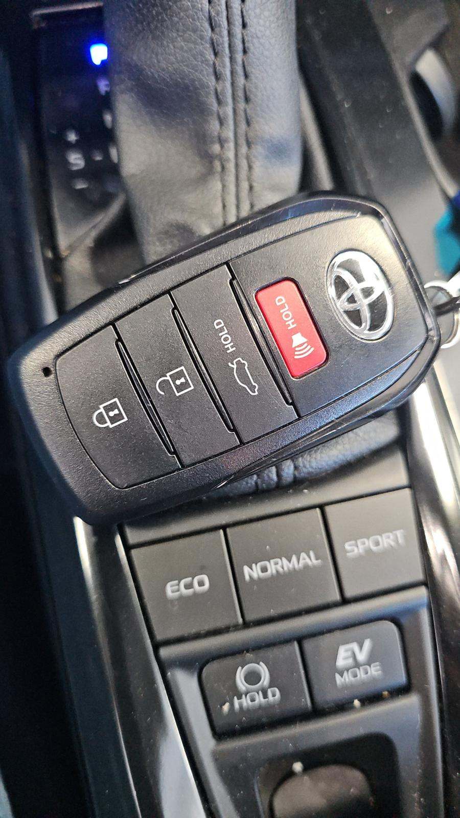 2025 Toyota Camry LE FWD