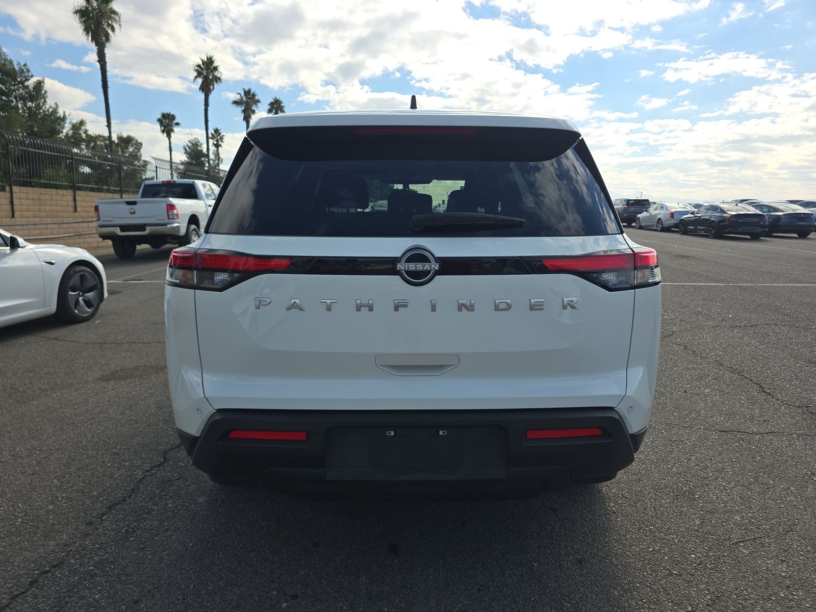 2024 Nissan Pathfinder S FWD