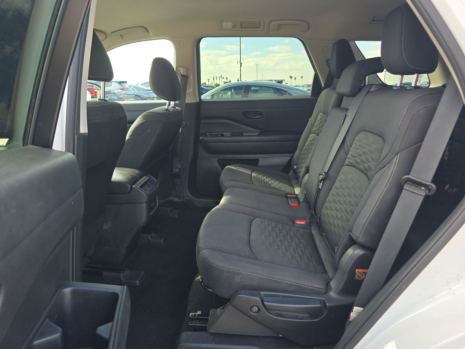 2024 Nissan Pathfinder S FWD