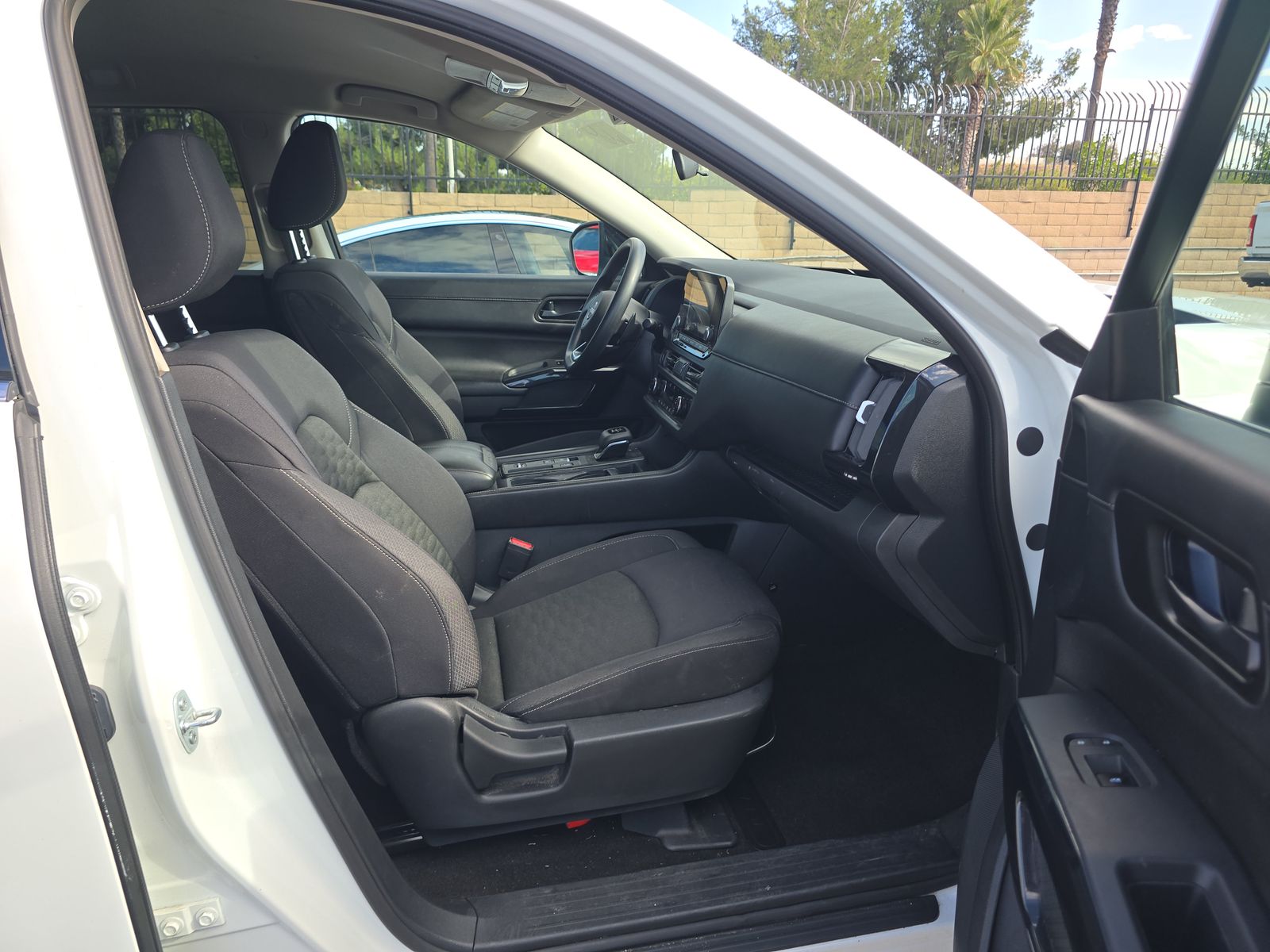 2024 Nissan Pathfinder S FWD