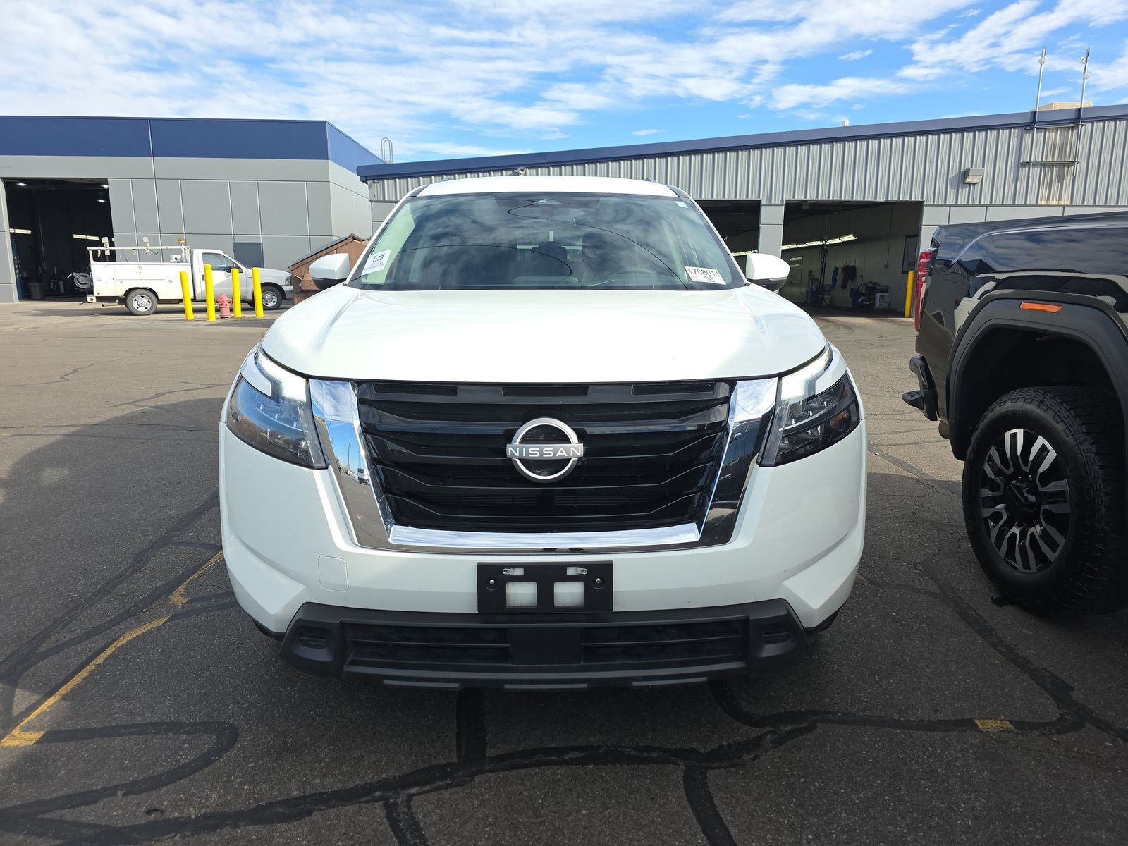 2024 Nissan Pathfinder SV AWD