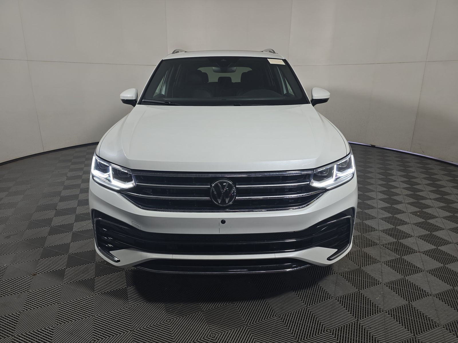 2024 Volkswagen Tiguan 2.0T SEL R-Line AWD
