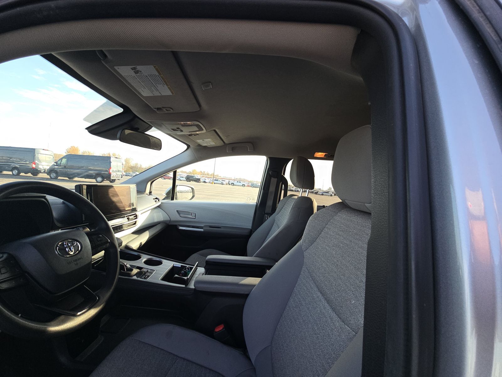 2025 Toyota Sienna LE FWD