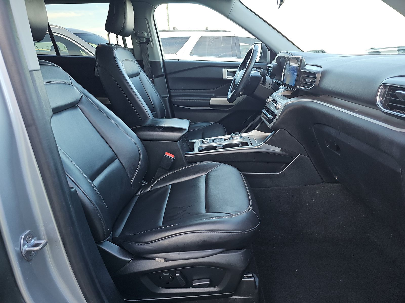 2022 Ford Explorer XLT AWD