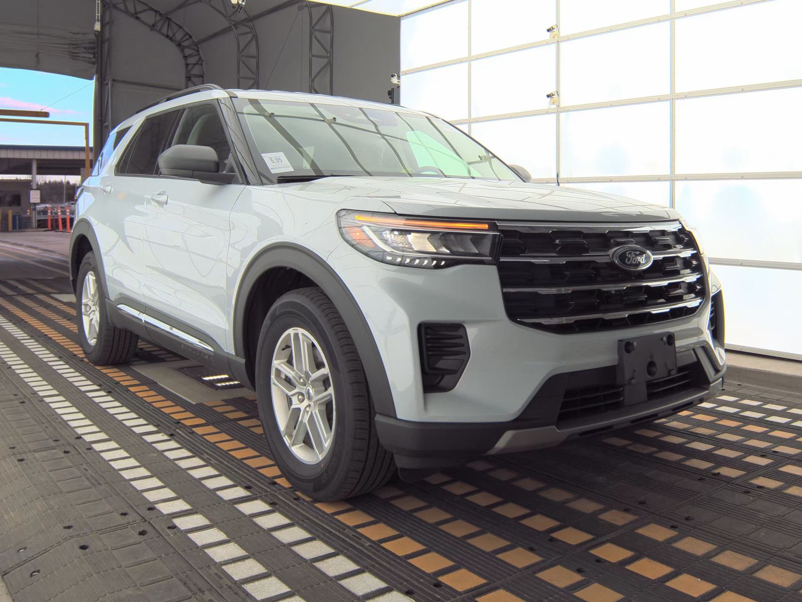 2025 Ford Explorer Active AWD