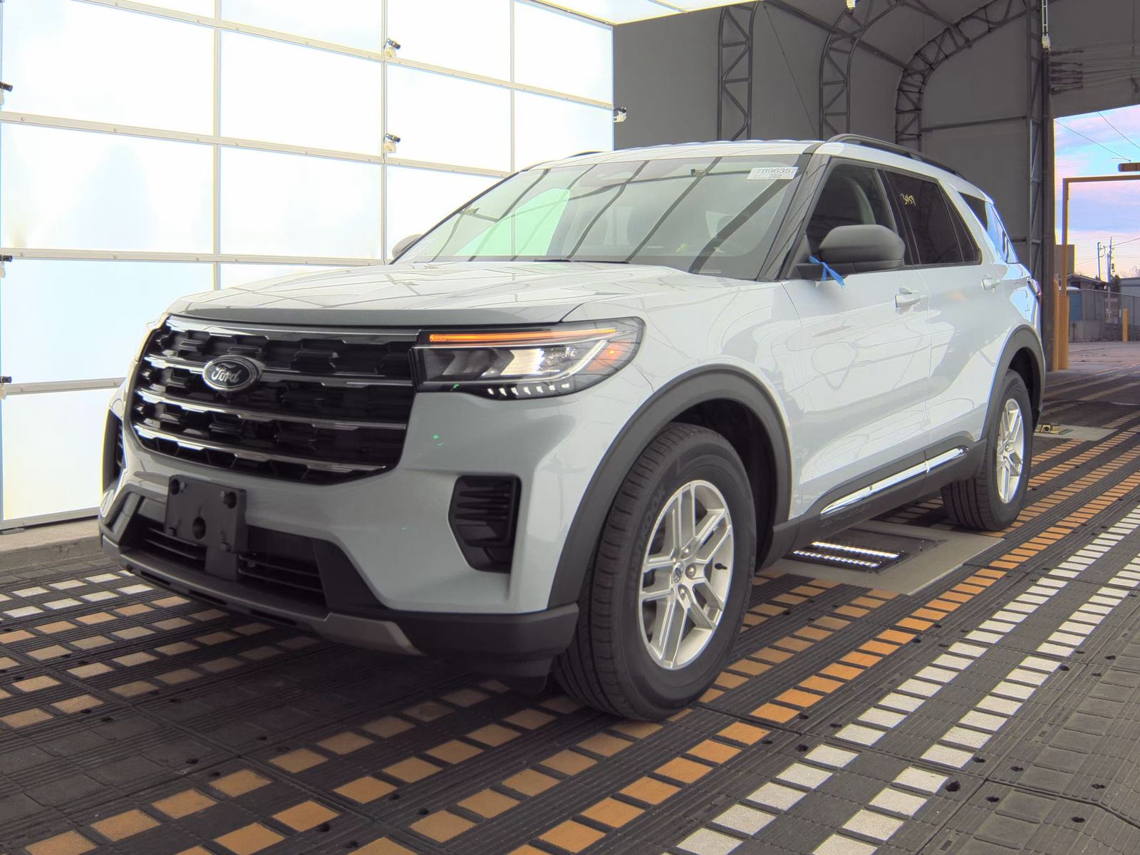 2025 Ford Explorer Active AWD