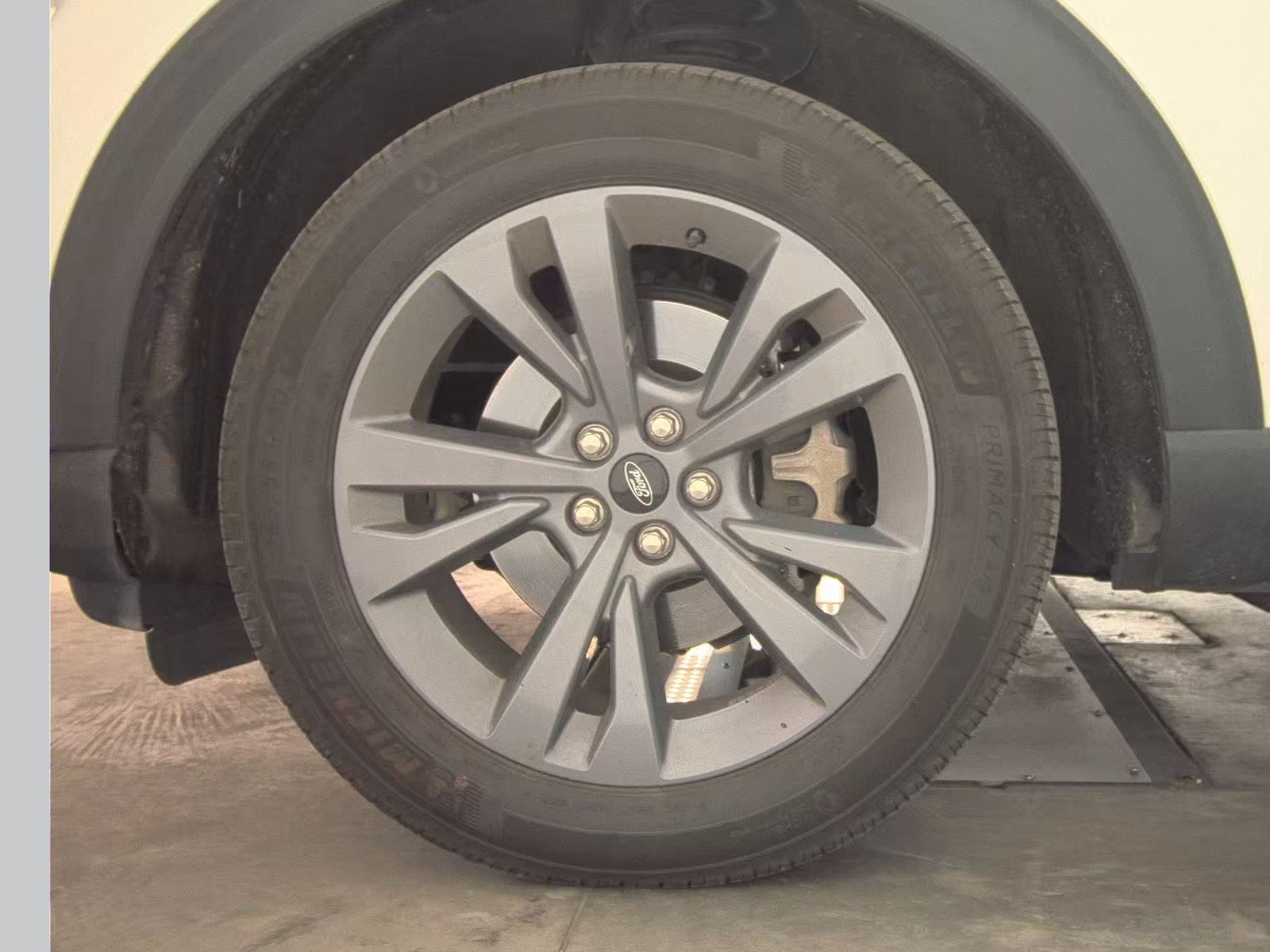 2025 Ford Explorer Active AWD