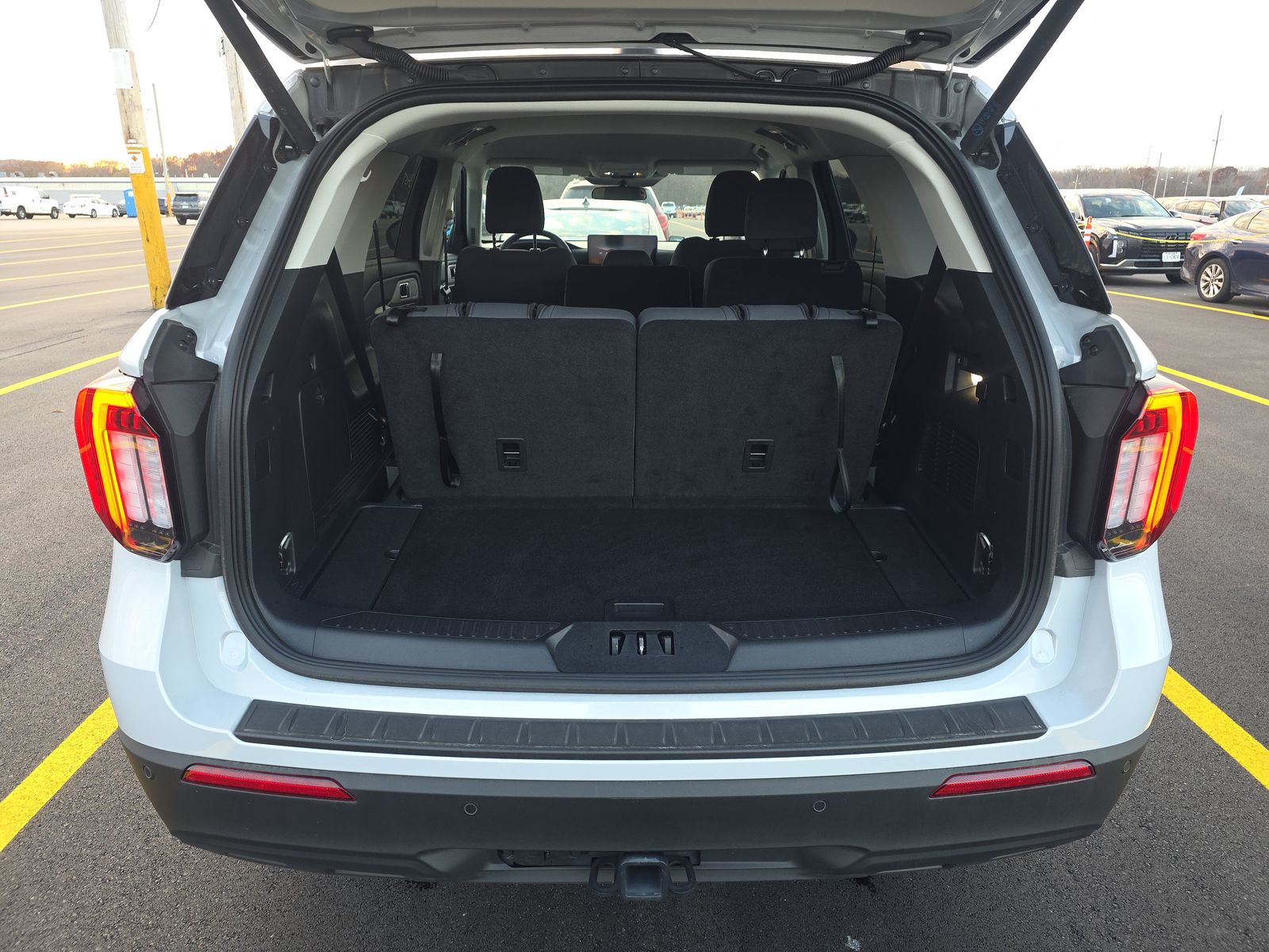 2025 Ford Explorer Active AWD