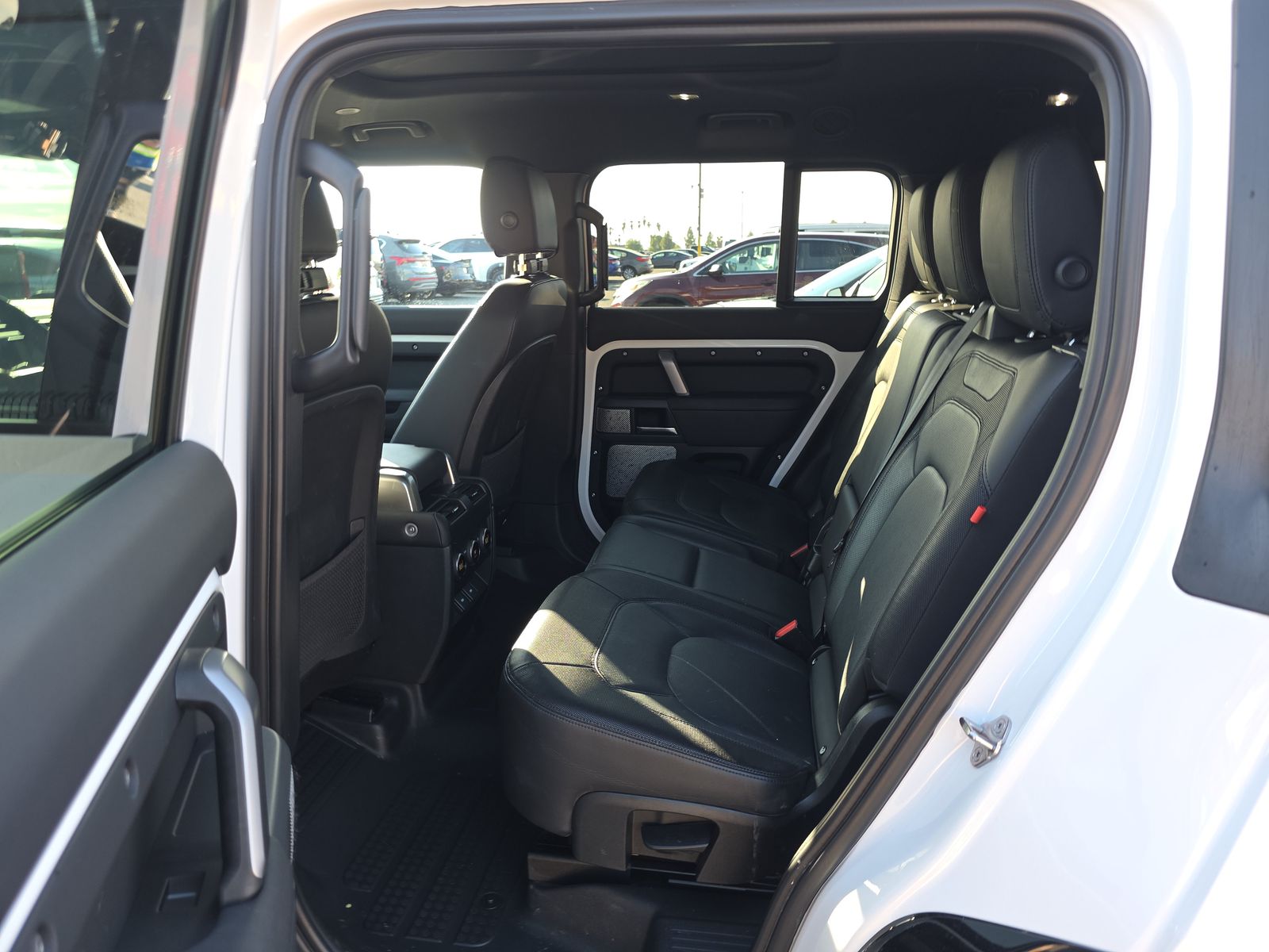 2024 Land Rover Defender 130 X-Dynamic SE AWD